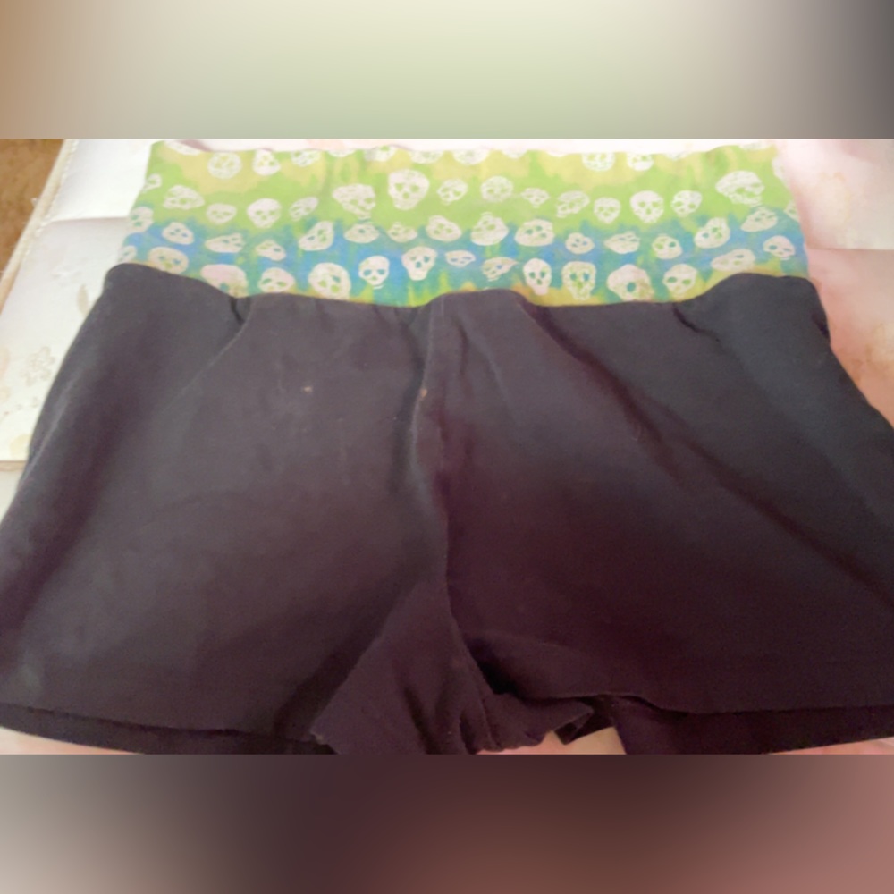 Skull shorts